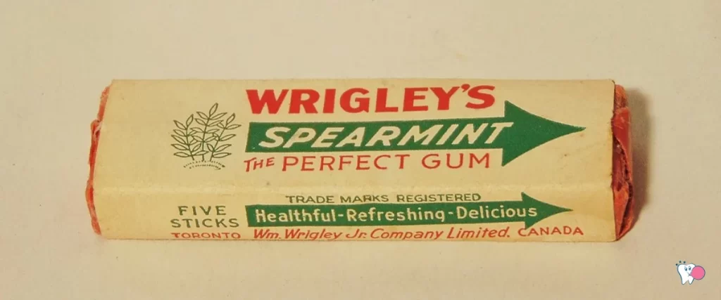 Zdjęcie opakowania gumy do żucia Wrigley's Spearmint (opakowanie gumy do żucia Wrigley's Spearmint), Do artykułu: Historia gumy do żucia, Autor: KingaNBM, Wikimedia Commons, dla serwisu: zdrowegumydozucia.pl (Zdrowa guma do żucia)